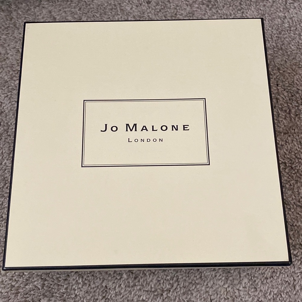 Jo Malone London Box with ribbon